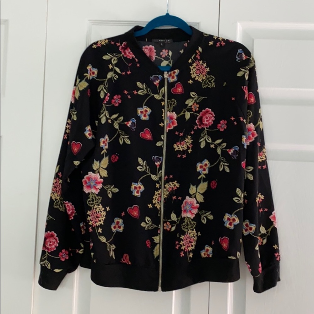 Light weight bomber style jacket.